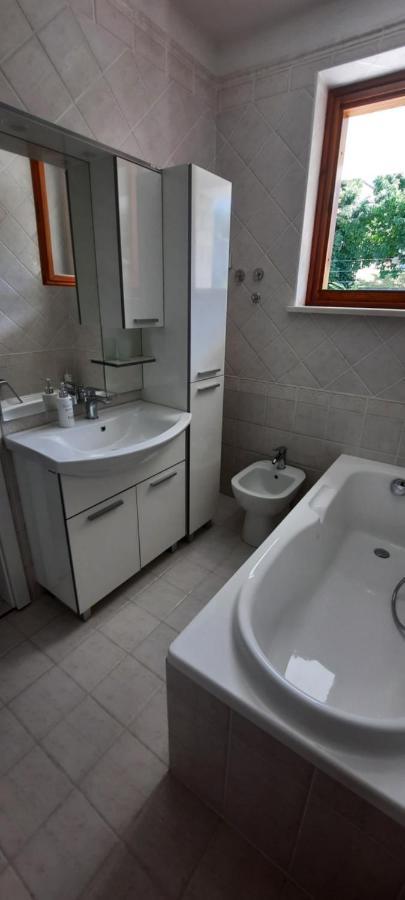 Apartma Seaside โคเปร์ ภายนอก รูปภาพ